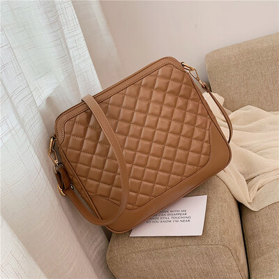 

Small fragrance rhombic embroidered line bag female 2019 new Korean version of the wild single shoulder slung fashion large capacity small square bag