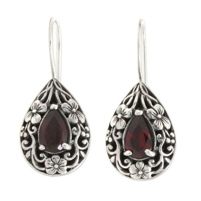 

Vintage Women Pear-Shaped Carved Faux Ruby Dangle Earrings Eardrop Jewelry Gift
