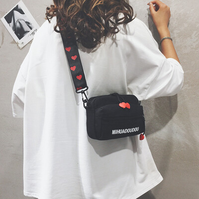

Small bag female 2019 new Korean version of the wild canvas shoulder Messenger bag ins fashion personality broadband small square bag