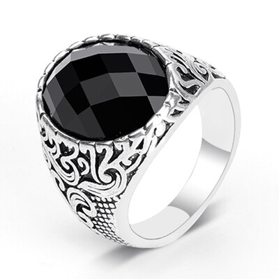 

Multi-cut large gemstone domineering ring Exquisite totem engraving ring