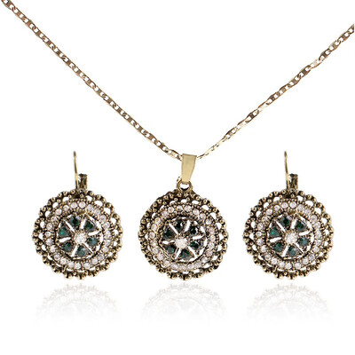 

Retro Folk Style Two Set Of Earrings Necklace Personality Accessories For Women