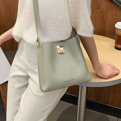 

Net red small bag 2019 new wave summer small fresh bucket bag fashion female French niche ins messenger bag