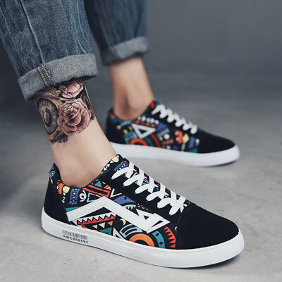 

Doodle plimsolls men Korean style 100 students individual casual skate shoes breathable street pats soft bottom mens shoes