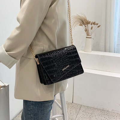 

Ins crocodile small bag female 2019 new female bag summer retro small square bag chain bag casual Messenger bag
