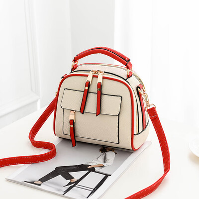 

On the new womens fashion Korean version of the girl texture 100-lap lady slanted one-shoulder bag simple