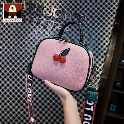 

Small bag female 2019 new tide port wind messenger bag Korean version of Joker retro small square bag hand bill of lading shoulder