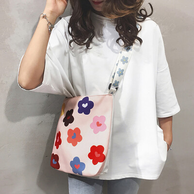 

Tailored Women Flower Large Capacity Bag Wild Student Slung Fashion Canvas Bag