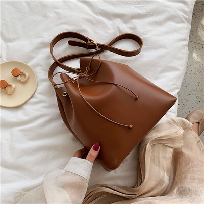 

Texture Bag Ladies Up-to-date Autumn-Winter Korean Version Baitai ins Fashion Single Shoulder Slant Drum Bag