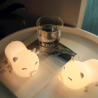 

USB charging colorful doodle pig cartoon night light LED cute silicone pat light children bedroom night light