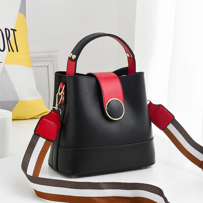 

Female bag 2019 spring&summer new Korean fashion handbag cool shoulder shoulder Messenger bag