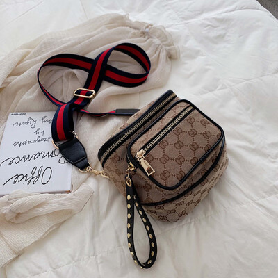 

Qiao Bani 2019 new European&American style fashion old flower contrast color ribbon shoulder bag diagonal tide handbag