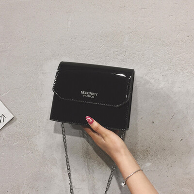 

Advanced sense small bag Western style handbags new 2019 French niche crossbody bag wild ins chain bag