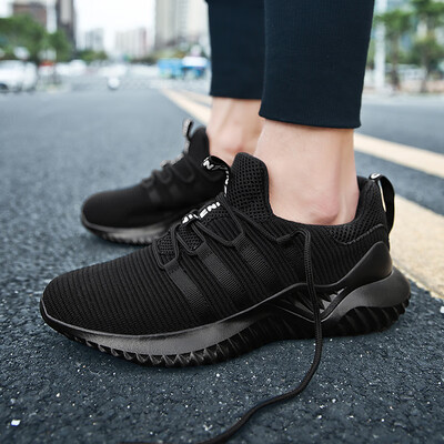 

New explosion mens shoes Korean version of light breathable flying woven sports shoes mens white mens running shoes