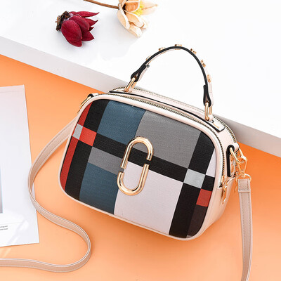 

Summer womens new wave Korean fashion shoulder Messenger bag Joker color small square bag