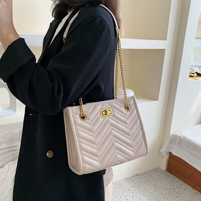 

Ins super fire small fragrance chain bag female 2019 new wild embroidery line diagonal shoulder bag texture wild small square