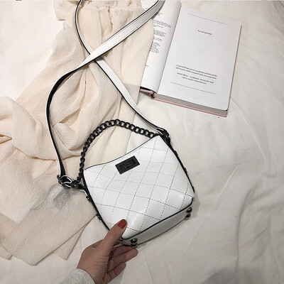 

Senior sense bag female 2019 new wave Korean version of fashion casual wild single shoulder slung rhombic chain bucket bag