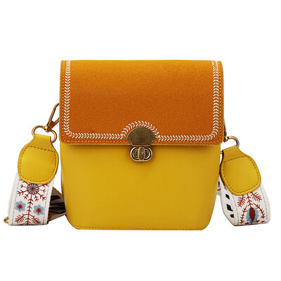 

New small bag female 2019 summer small fresh mobile wild small square bag chain texture shoulder Messenger bag tide