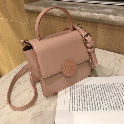 

Advanced sense bag foreign air female bag 2019 latest version of the bag simple shoulder bag texture bag wild Messenger bag
