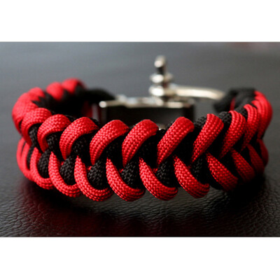 

Multi-function Whistle Buckle Bracelet Outdoor Sports Camping Hiking Survival Emergency Gear Adjustable