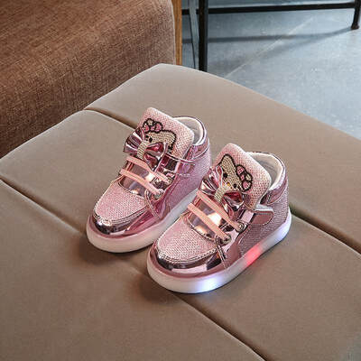 

Kids Shoes Children Luminous Boys Running Girls Shoes Baby Flashing Lights Fashion Sneakers Toddler Kids LED Sneaker