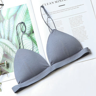 

2019 New French Style Bralette Seamless Deep V Lace Bra Wireless Thin Underwear Sexy Lingerie Soft Bras For Women Triangle Cup