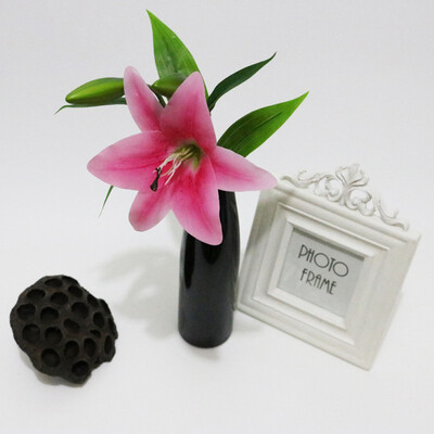 

Real Touch PVE Artificial Lily Silk Decorative Flower for Wedding Decoration Gift Fresh Style Desk Ornaments