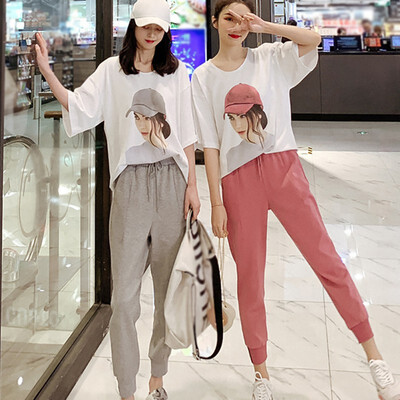 

The New Korean Version Character Printing T-shirt Pure Color Nine Minutes Pants Trend Girl Two-piece Sets