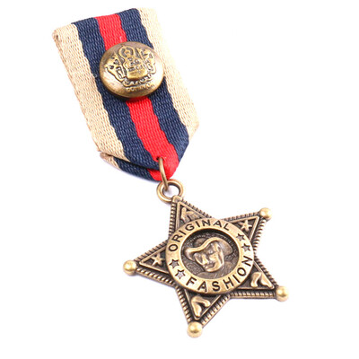 

1pcs Pentagram Vintage Army Medal of Honor Brooch