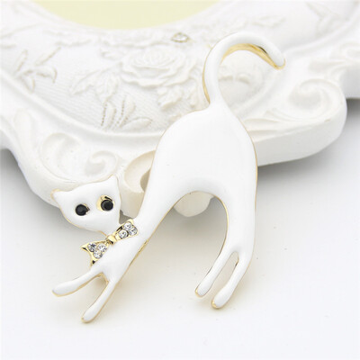 

New Enamel Paint Women Black Cat Brooches Hat Accessories Shoulder Decoration Scarf Clips Gold Color Kawaii Jewelry Love Gift