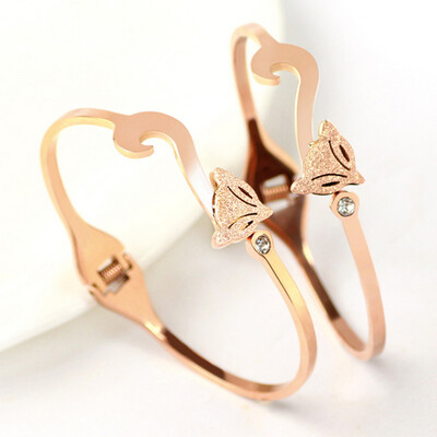 

Factory Outlet Korean Fashion Fire Fox Bangle Bracelet Scrub Bracelet Tricolor Optional Titanium Steel Jewelry