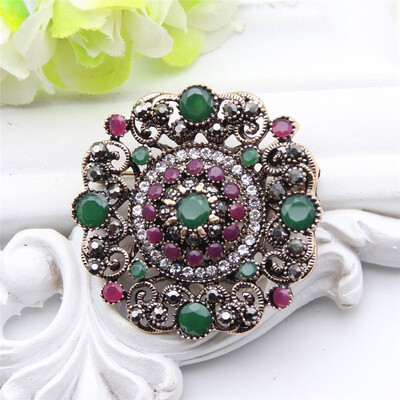 

Vintage Round Resin Flower Turkish Brooch Pin For Women Antique Gold Color Arabesque Rhinestone Brooch Broches Lapel Scarf Pin