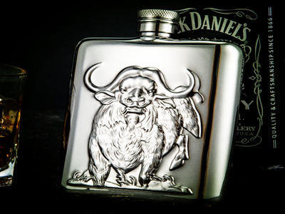 

Qian Xu Russian портативный кувшин Whisky Jug Jug Jug нержавеющая сталь подлинные наружные портативные 6 унций ручной бутик вина в