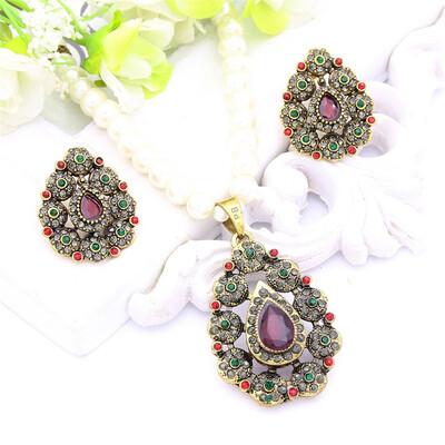 

Fashion Women Rhinestone Bead Jewelry Sets Resin Earring Imitation Pearl Necklace Hollow Out Flower Vintage Ethnic Jewelry Sets