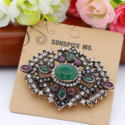 

Gothic Style Women Hollow Flower Resin Vintage Brooch Corsage Antique Gold Color Turkish Indian Ethnic Wedding Banquet Jewelry