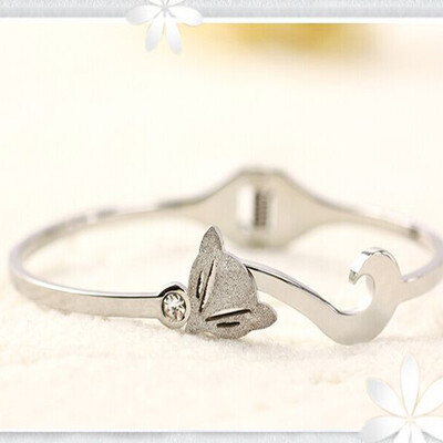 

Factory Outlet Korean Fashion Fire Fox Bangle Bracelet Scrub Bracelet Tricolor Optional Titanium Steel Jewelry