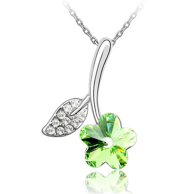 

Flower Crystal from Austrian Women High Quality Necklace Pendant Fashion Jewelry Valentines Day Gift 3752