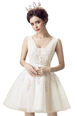 

Lace Short Homecoming Dresses Tulle Appliques V Neck Ball Gown Evening Prom Dresses Cocktail Gown