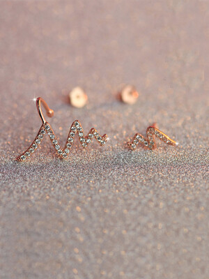 

ONICE 925 Sterling Silver Eearing Feature Snake Design WQE009