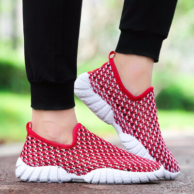 

2018 Summer Lightweight sneakers fashion Breathable Slip-on Men Shoes Comfortable Casual Men adult Male Sport Running Shoes