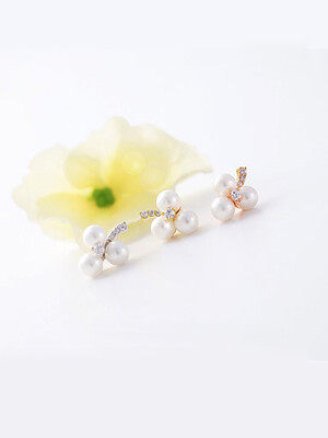 

ONICE 925 Sterling Silver Eearing with Square Flower Accented with Zircon WQE002