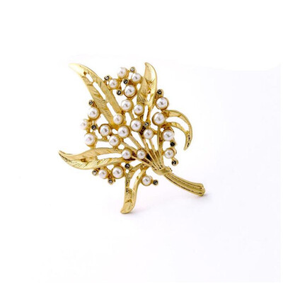 

Aiyaya Royal Style Fashion Style Leaf Embellish Freshwater Cultured Pearl 5 Brooches Women Accessories