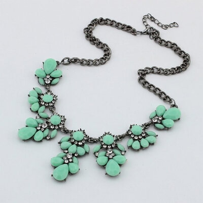 

New Fashion Woman's Bib Choker Fluorescence Crystal Gem Flower Drop Necklace