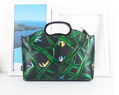 

Genuine Leather Retro Bags Women First layer cowhide Luxury Handbag Female Flower Embossed Messneger Bag Brand Chain Leisure Totes