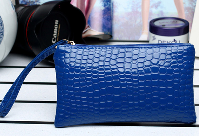 

Lady mobile phone bag with wrist Wallet Crocodile tattoo hand bag