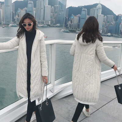 

The winter 2018 winter cotton-padded jacket for women is a thin down jacket with warm cap&slim body