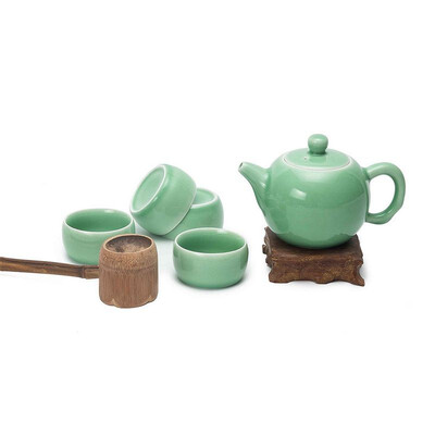 

Longquan ware plum-green reunion teaset