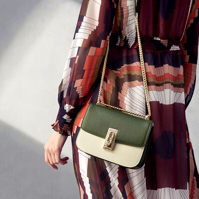 

Ji Longxue guy laroche Messenger bag female fashion color matching small bag casual wild shoulder bag female hit color chain bag brand female bag GS13781061-12 brown spell rice apricot