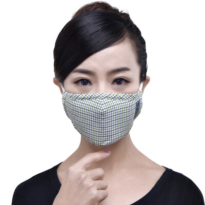 

Green Respiratory Activated Carbon PM2.5 anti-haze dust and breathable protective warm mask gift box donated 4 carbon adsorption filter Green Gray Grid
