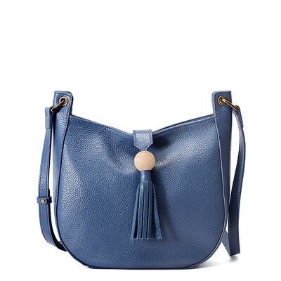 

Yan Man (INMAN) shoulder bag leisure first layer of leather ladies bag tassel bag large capacity tassel messenger bag 6871030026 midnight black