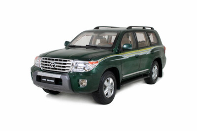 

118 scale Toyota Land Cruiser 2012 LC200 diecast model car green